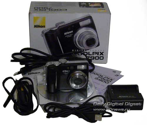 Nikon COOLPIX 7900